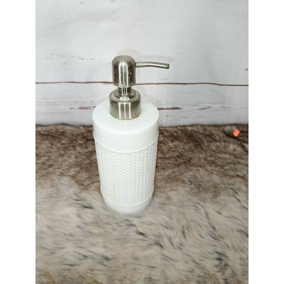 White Textured‎ Ceramic Soap Dispenser With Silver Pump - Picture 2 of 6